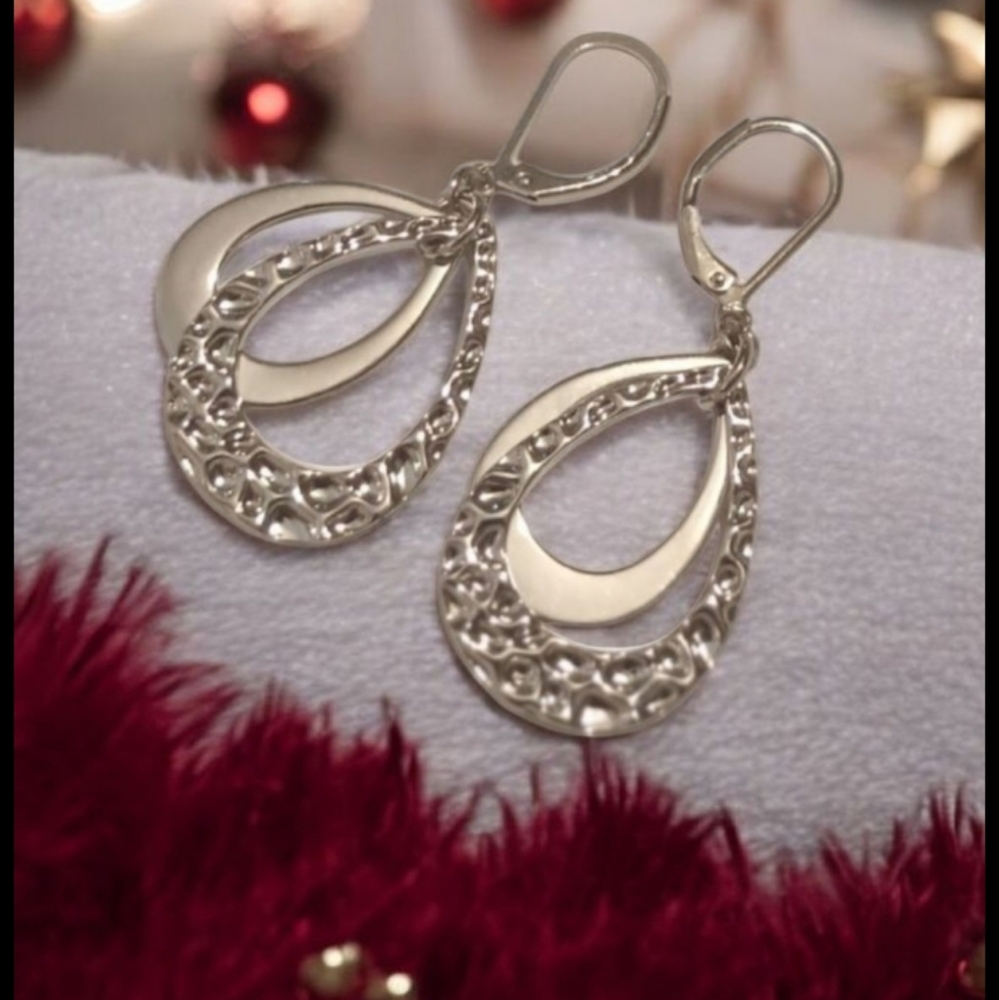 Gorgeous Teardrop Earrings